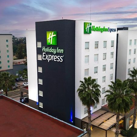 Holiday Inn Express Guadalajara Aeropuerto By Ihg Las Pintas Luaran gambar