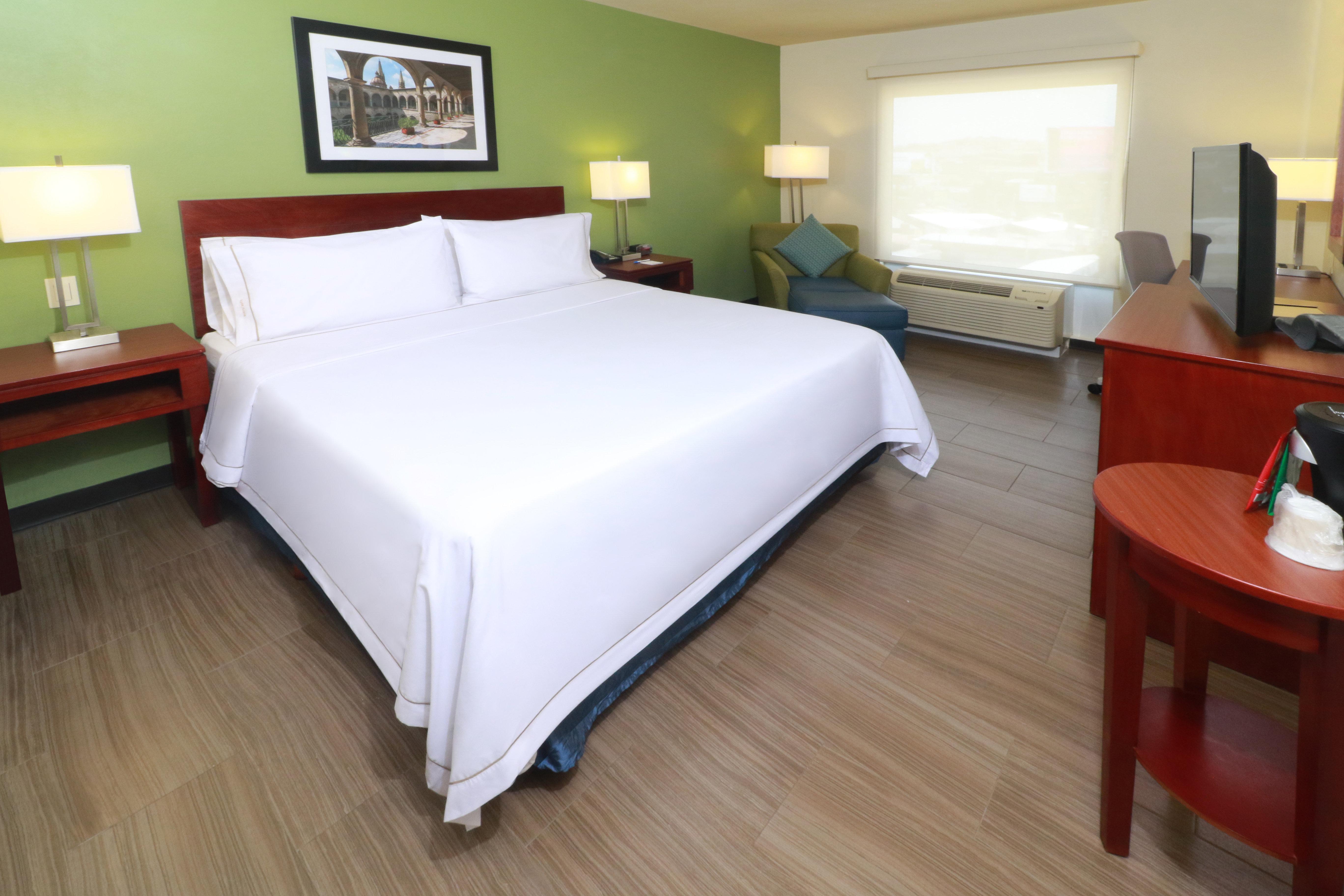 Holiday Inn Express Guadalajara Aeropuerto By Ihg Las Pintas Luaran gambar