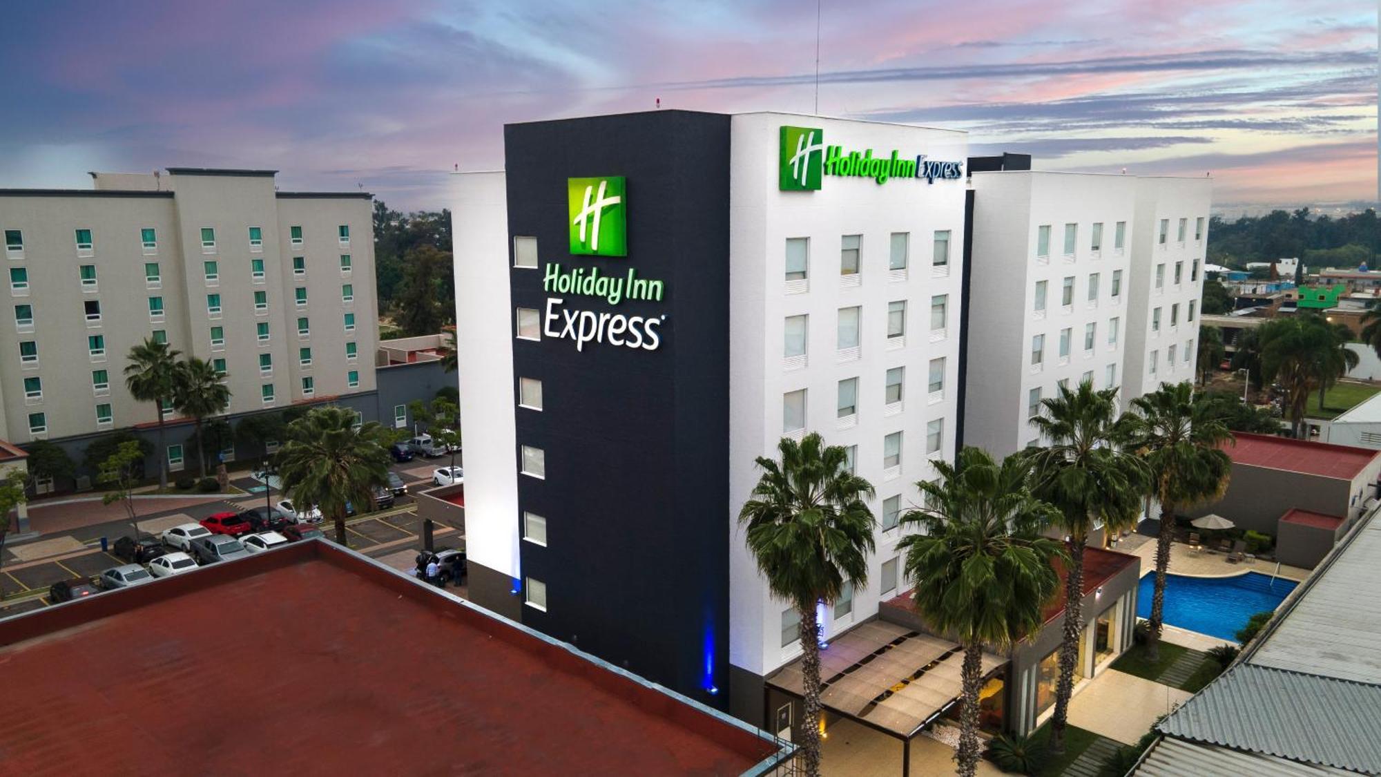 Holiday Inn Express Guadalajara Aeropuerto By Ihg Las Pintas Luaran gambar