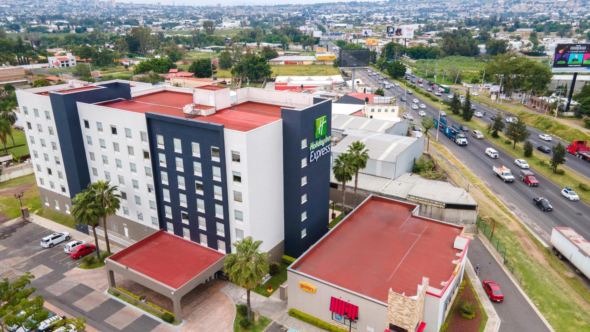 Holiday Inn Express Guadalajara Aeropuerto By Ihg Las Pintas Luaran gambar