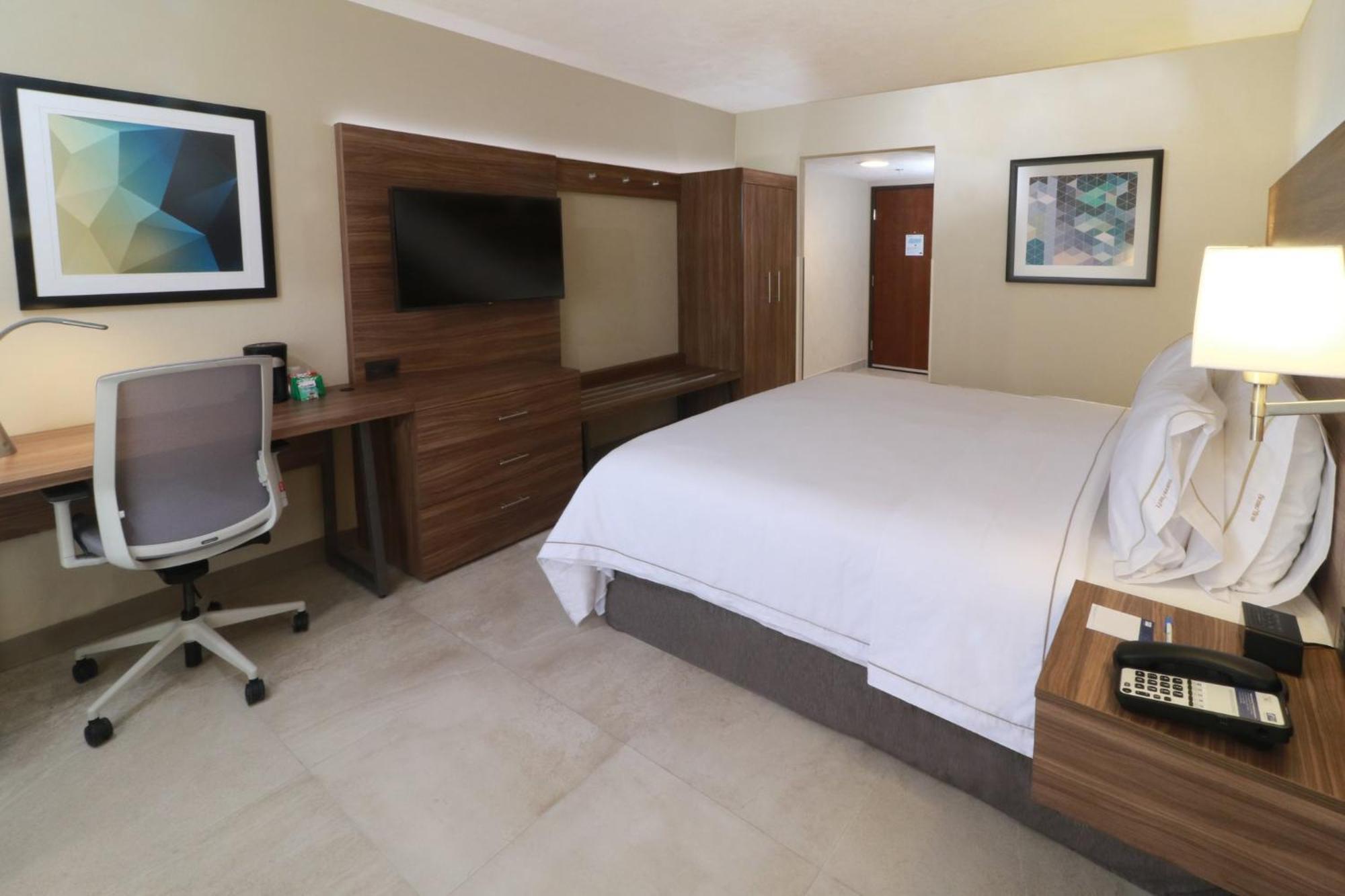 Holiday Inn Express Guadalajara Aeropuerto By Ihg Las Pintas Luaran gambar