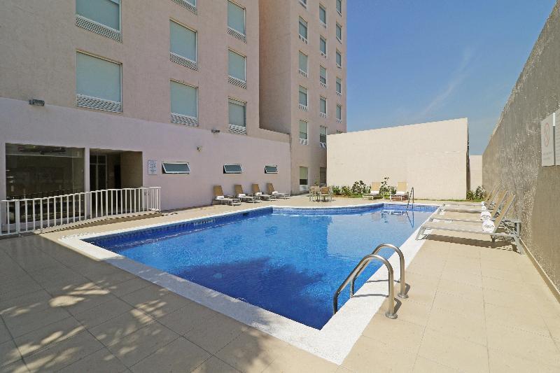 Holiday Inn Express Guadalajara Aeropuerto By Ihg Las Pintas Luaran gambar